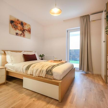 Vacation Feel - 2Br Apartment With Terrace & Private Parking In Baneasa Бухарест Экстерьер фото